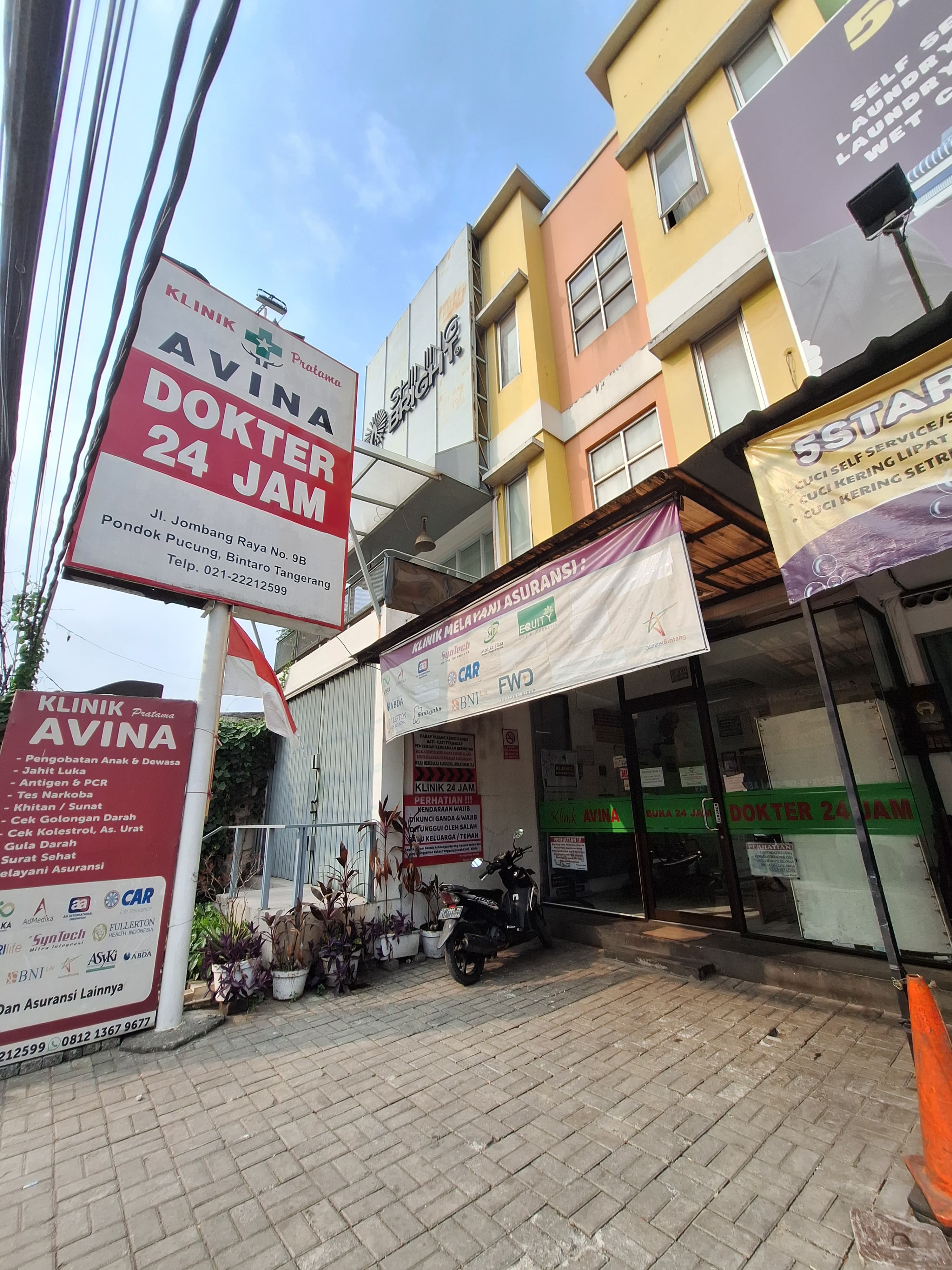 Tampak depan Klinik Avina Jombang