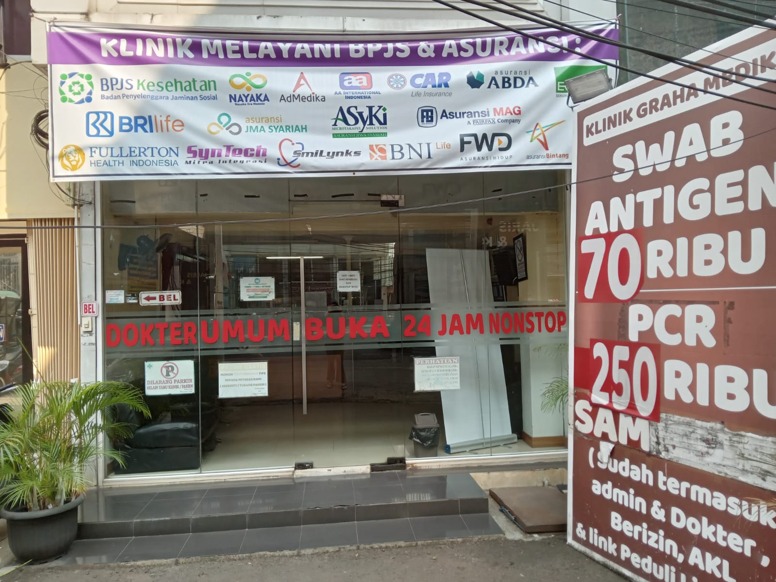 Tampak depan Klinik Graha Medika Fatmawati