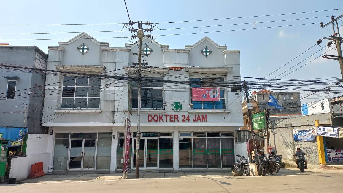 Tampak depan Klinik Medina Caringin